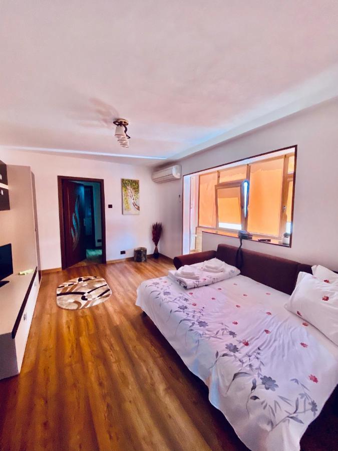 Ferienwohnung Apartament Sunshine Orşova Exterior foto