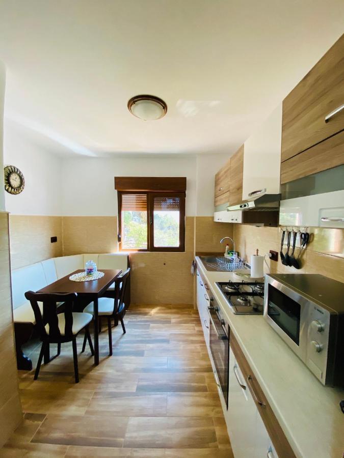 Ferienwohnung Apartament Sunshine Orşova Exterior foto